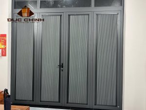 cửa tổ ong trên kính đồng nai